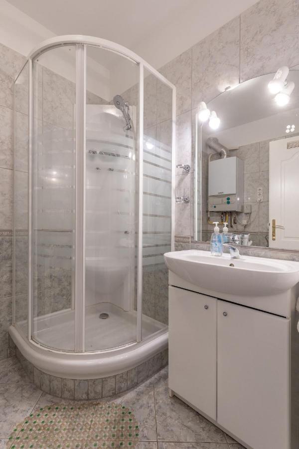 Kek Hullam Apartman By Bltn Apartment Siofok Bagian luar foto